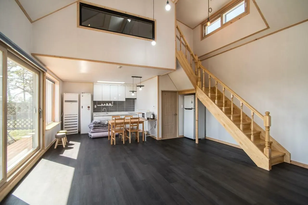 度假居 Built In Garage Jeju别墅