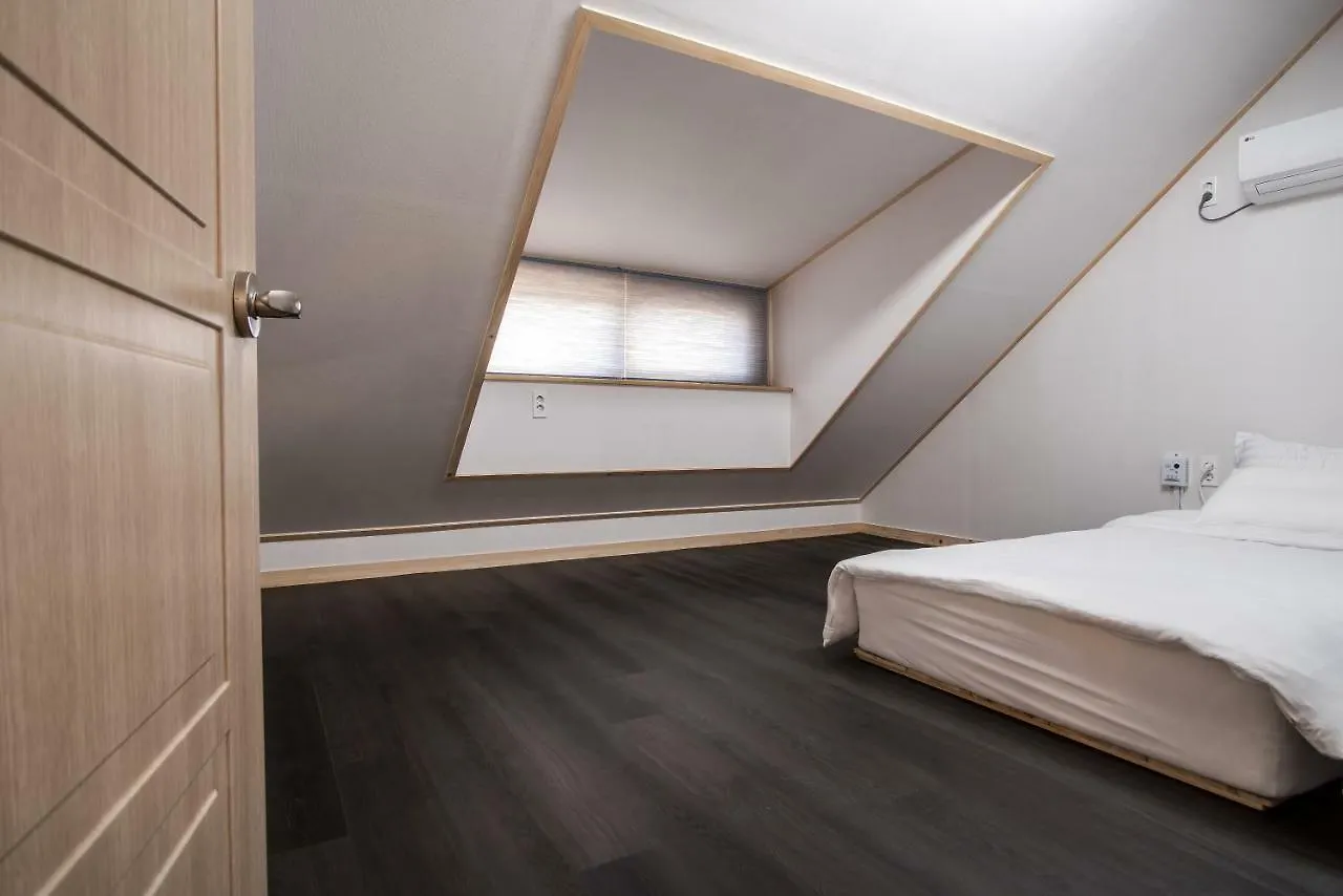 度假居 Built In Garage Jeju别墅